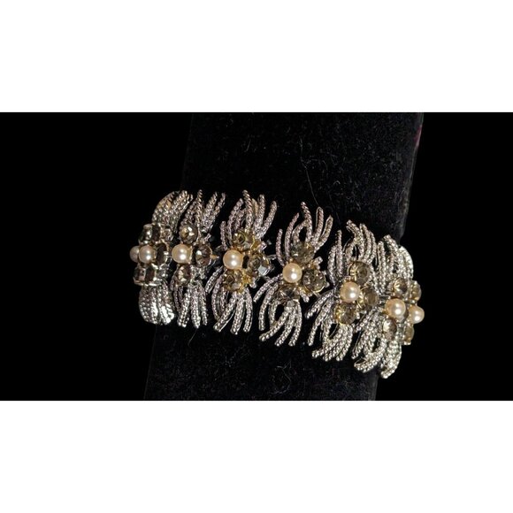 Vintage Coro Bracelet faux pearl Silver Tone 7" estate  1.25” Wide  bow - Picture 4 of 8
